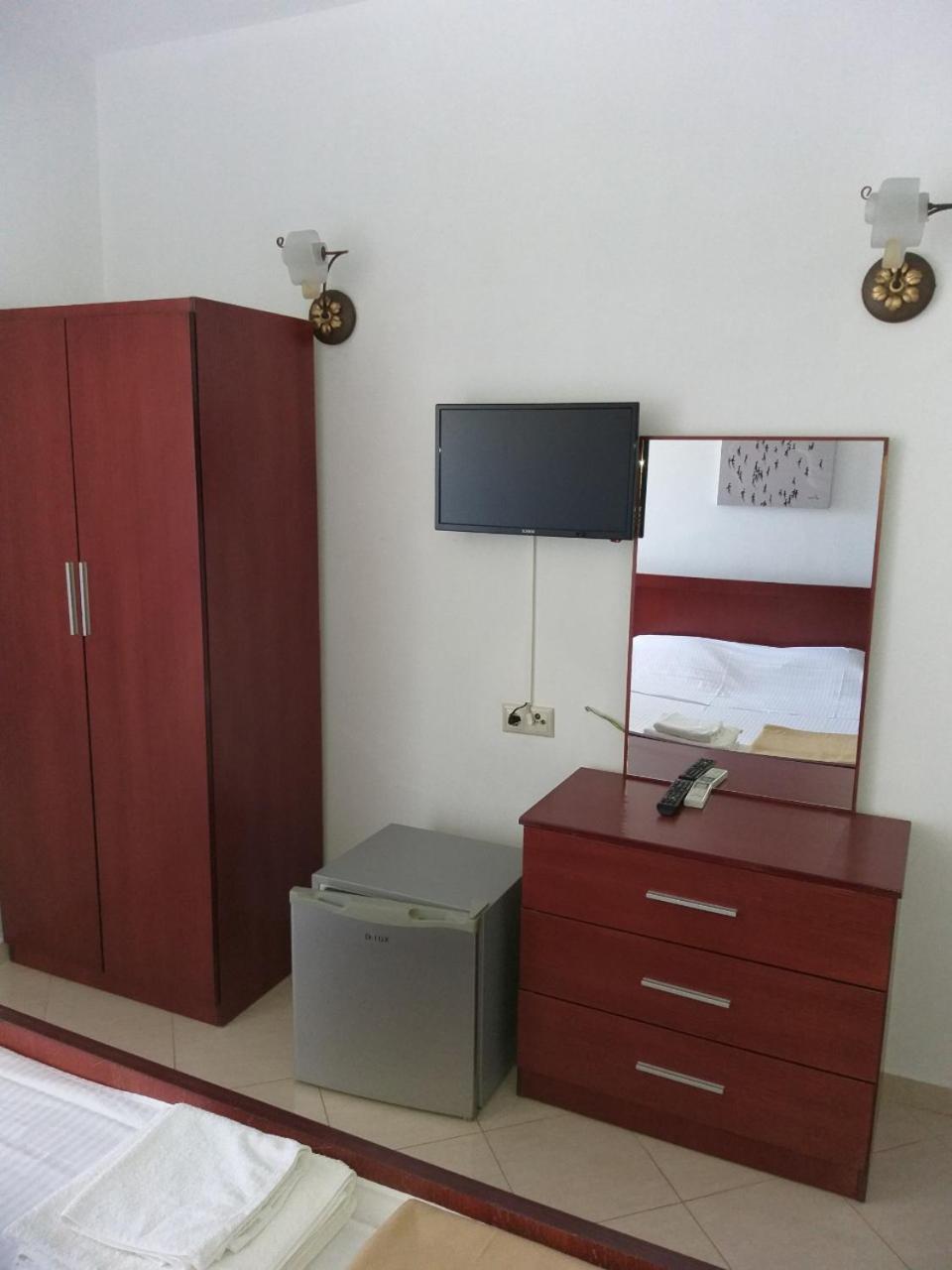 Hotel Afrodite Dhërmi Kültér fotó