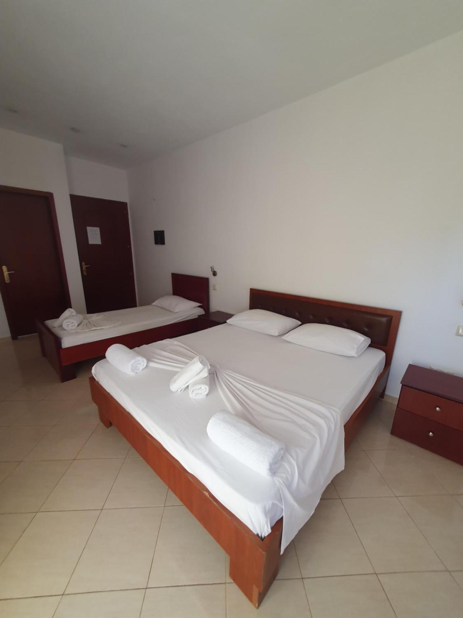 Hotel Afrodite Dhërmi Kültér fotó
