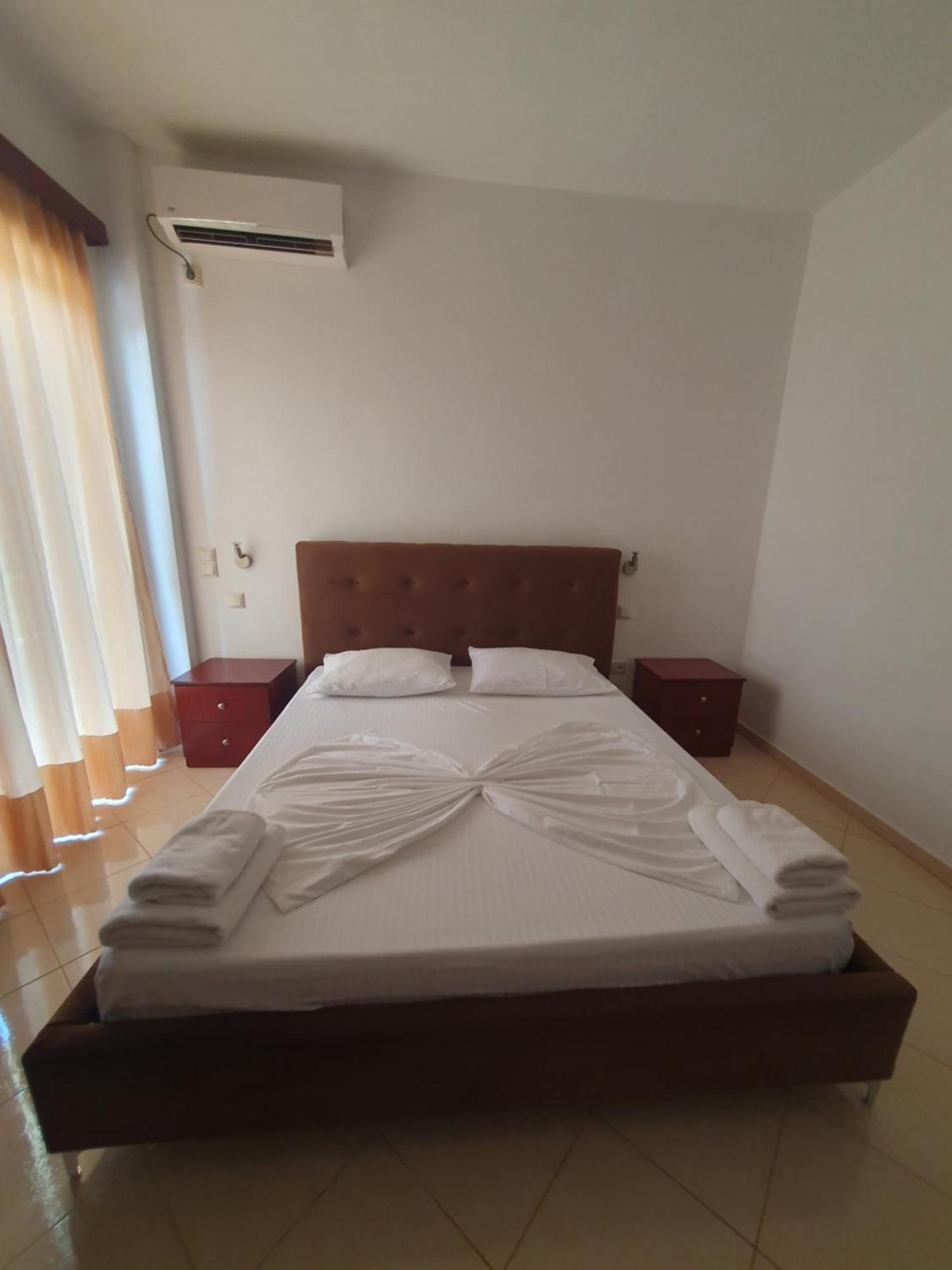 Hotel Afrodite Dhërmi Kültér fotó